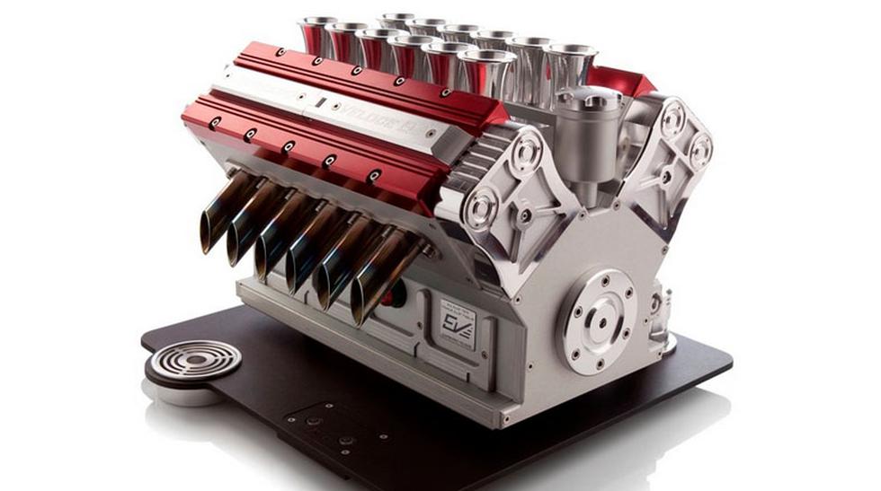 La cafetera V12 hace referencia a los motores de la monoplaza del Grand Prix.  (Foto: designboom)