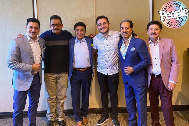 Los Tigres del Norte: cuando ayudaron a un periodista de People a contarle  a su papá que es gay | Celebs de México | FAMA | MAG.