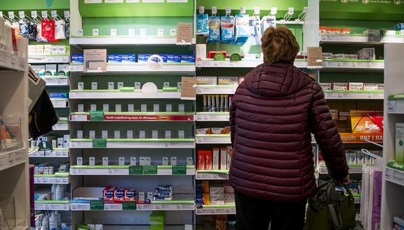 Las ventas de medicamentos genéricos han crecido 20% hasta junio pasado, debido a la pandemia. (Foto: Jonathan NACKSTRAND / AFP)