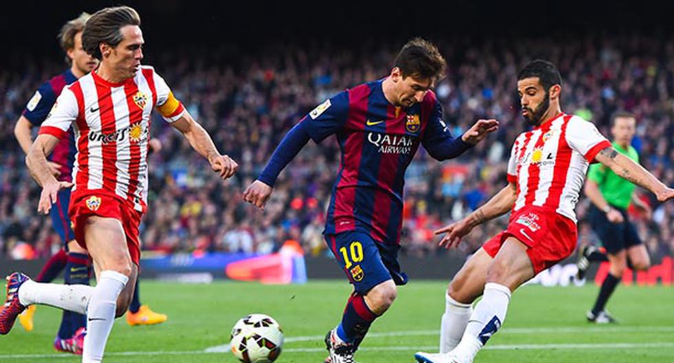 Lionel Messi anota el 1-0 a favor del Barcelona sobre el Almería. (Foto: Getty Images)