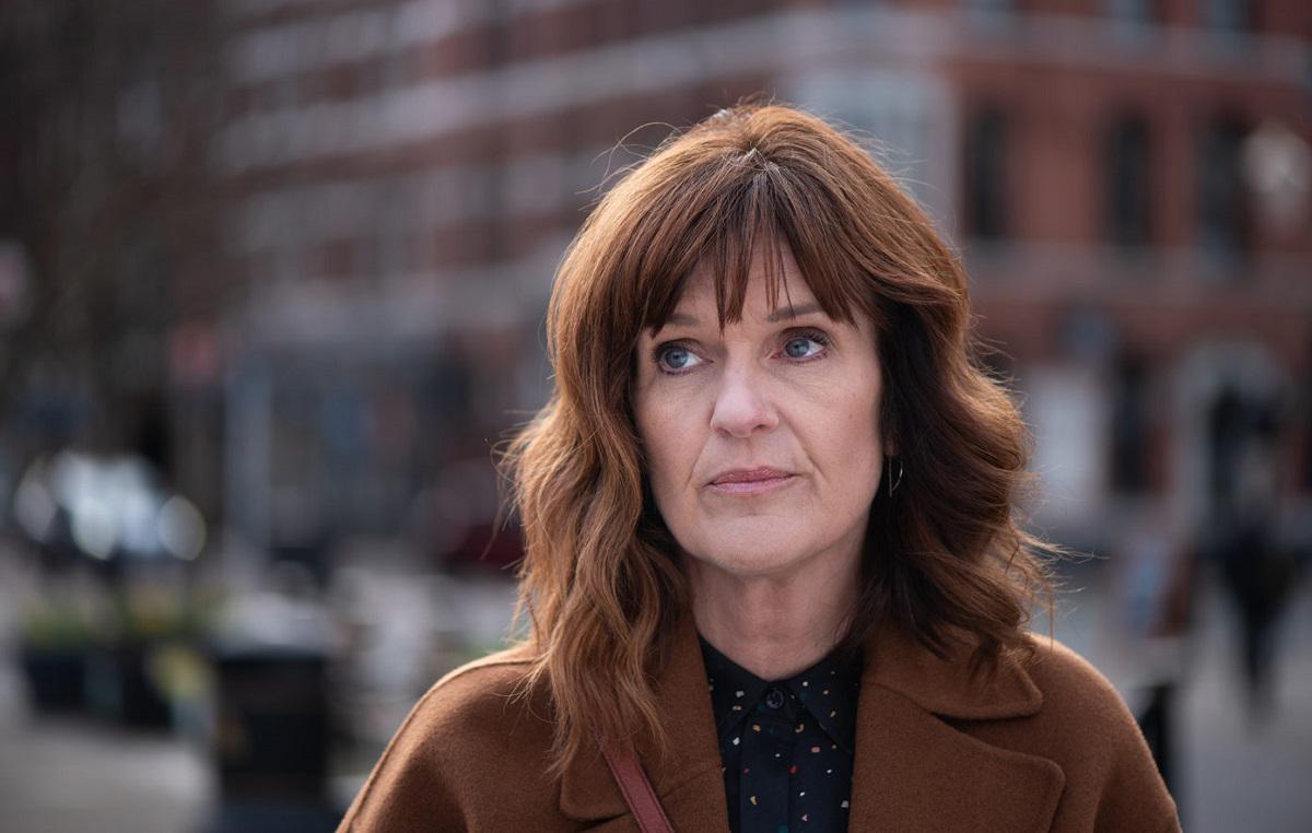 Siobhan Finneran es DS Johanna Griffin en "The Stranger" (Foto: Netflix)
