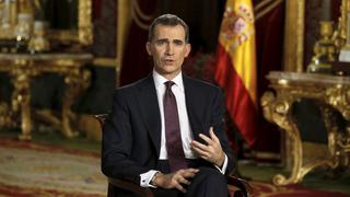 España: Felipe VI pide diálogo a políticos y garantiza unidad