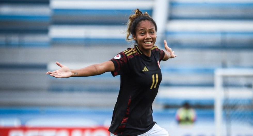 Sashenka Porras lleva un gol en el Sudamericano Femenino Sub 20. (Foto: FPF)