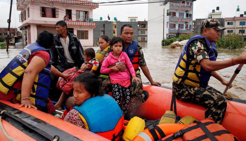 "El nivel del agua comenzó a bajar después del mediodía y mucha gente ya ha vuelto a casa", dijo. (Foto: Reuters)