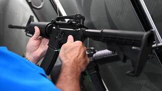 Corte Suprema de EE.UU. amplía el derecho a llevar armas de fuego en la calle en una histórica decisión 