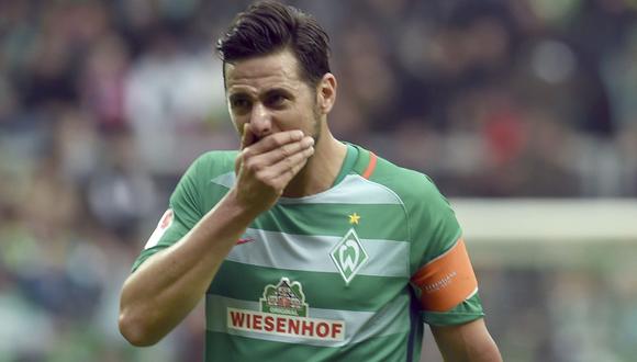 Claudio Pizarro está físicamente apto para disputar una temporada más en Werder Bremen. Sin embargo, el último precedente hace meditar bastante al comando técnico. (Foto: AP)