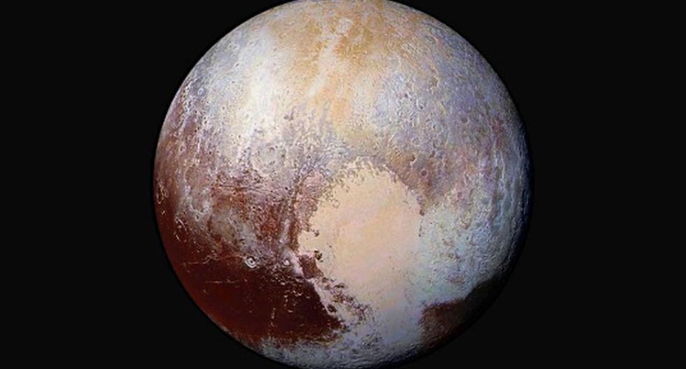 Se analizaron con detalle las imágenes que la sonda de la NASA, New Horizons, envió del planeta enano en julio de 2015. (Foto: NASA)