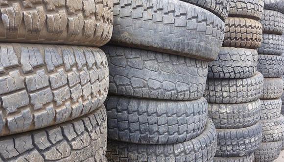 Las micropartículas de plástico se desprenden del roce de los neumáticos con la carretera.