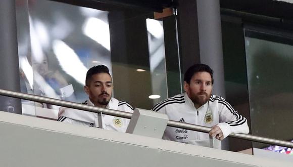 Jorge Sampaoli, entrenador de la albiceleste, explicó en rueda de prensa por qué Lionel Messi se retiró de la platea en medio del partido entre Argentina y España. (Foto: AFP)