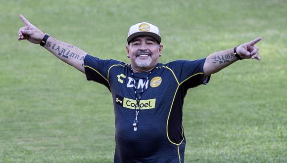 Diego Maradona también puede hacer de chofer en Dorados. (AFP)