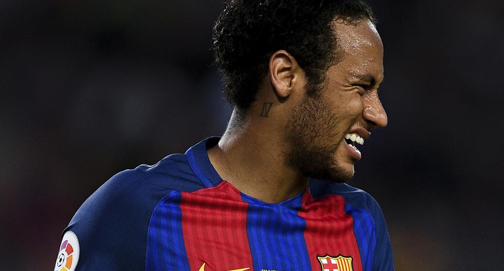 El brasileño Neymar regresó a España en medio de los rumores de su fichaje al PSG. (Foto: Getty Images)