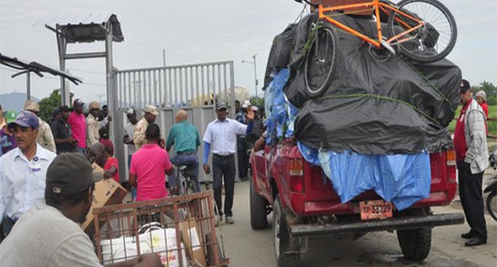 Salida de haitianos de República Dominicana ha provocado congestionamiento en la frontera. (Foto: almomento.net)