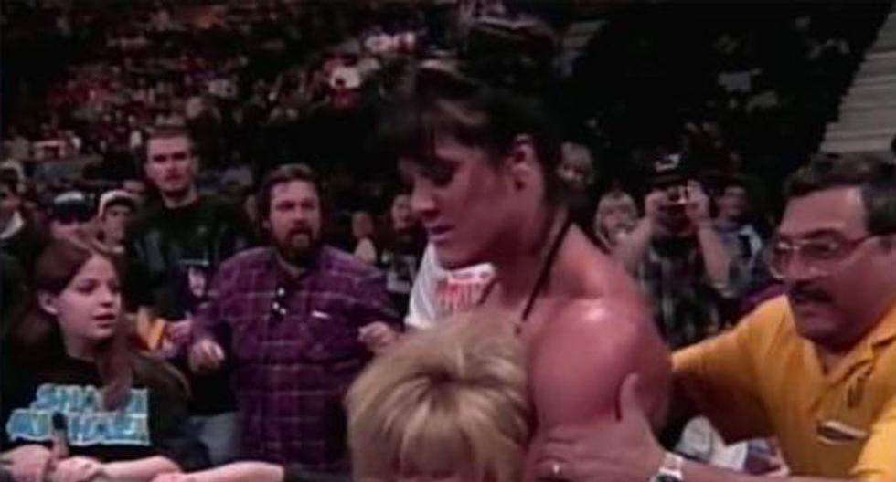 Chyna debuta el 17 de febrero de 1997 en un segmento de Monday Night Raw | Foto: Captura de Video