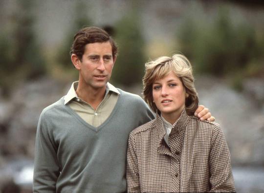 Diana contrajo matrimonio con el príncipe Carlos de Gales el 29 de julio de 1981 en la Catedral de San Pablo de Londres. Quince años después, tras divorciarse, Lady Di se convertiría en la única princesa no real de la historia del Reino Unido. (National Geographic)