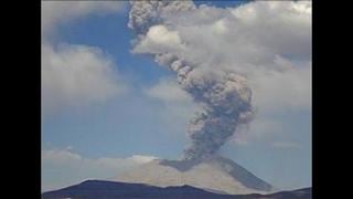 Volcán Ubinas registró una nueva explosión