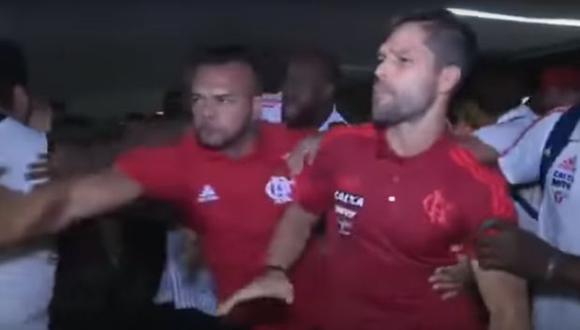 Los jugadores del Flamengo en problemas. (Foto: YouTube)