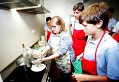 Una escuela se vuelve tendencia al enseñar a sus alumnos a planchar, lavar y cocinar