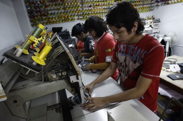 Las empresas que también se han visto afectadas por la emergencia sanitaria, han recibido un subsidio de hasta 35% de su planilla de trabajadores (Foto: Andina)