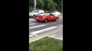 Quiso hacer arriesgada maniobra al volante, pero todo se salió de control [FOTOS y VIDEO]