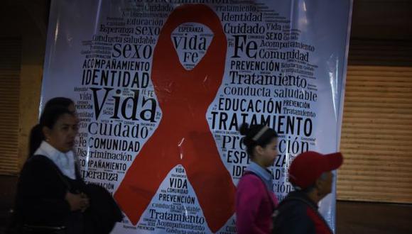 En América Latina, cuatro países mantienen algunas restricciones a la permanencia de extranjeros con VIH, según ONUSIDA. (Foto: AFP)