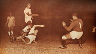 Frente a frente con Pelé: El once peruano que silenció a ‘O Rei’ y los flamantes campeones del mundo en 1959