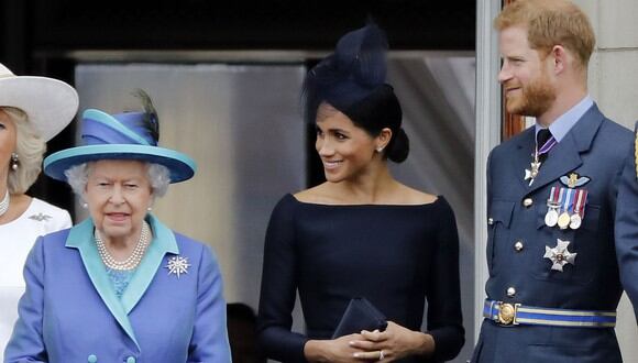 La reina Isabel II dio a conocer su posición frente a la mudanza a Canadá de Meghan Markle y el príncipe Harry. (Foto: AFP)