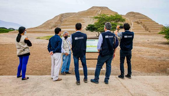 Representante de la Unesco en el Perú, Ernesto Fernández, visitó por primera vez sitio arqueológico y quedo maravillado con su arquitectura amurallada. (Foto: Ministerio de Cultura)