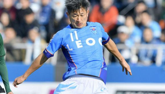 Kazuyoshi Miura seguirá jugando al fútbol con casi 51 años. (Foto: AP)