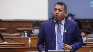 Darwin Espinoza, congresista de Acción Popular, señala que María del Carmen Alva presiona para que se vote a favor de la vacancia