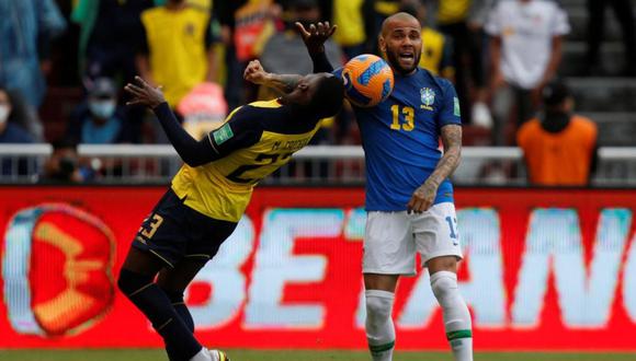 Dani Alves hace historia con la selección de Brasil. (Foto: EFE)