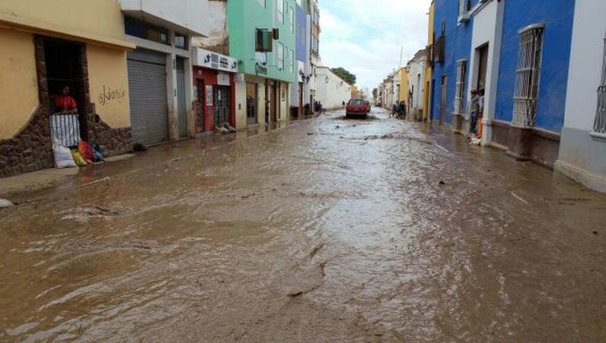 Trujillo: un nuevo huaico llega hasta el centro de la ciudad