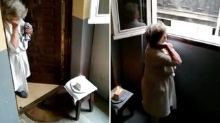 Coronavirus: Vecinos cantan feliz cumpleaños a abuela aislada en España | VIDEO 