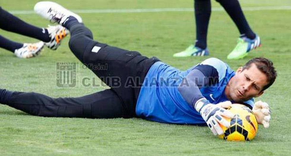 Leao Butrón tomó el lugar de George Forsyth en el arco de Alianza Lima en el partido ante Sport Huancayo y se lució con esta espectacular atajada. (Foto: Alianza Lima)