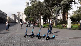 Arequipa: autoridades muestran su preocupación por servicio de scooters eléctricos en el Centro Histórico 