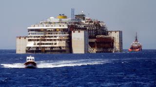 Costa Concordia emprende viaje a Génova para ser desmantelado