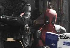 Deadpool lee a la escritora Judy Blume en nueva foto de su película