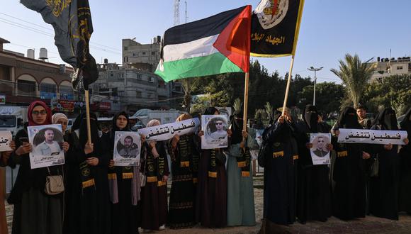 Partidarios del grupo Yihad Islámico Palestino se manifiestan después de una redada israelí en el campo de refugiados de Yenín en Cisjordania ocupada el 26 de enero de 2023. (Foto: Said KHATIB / AFP)