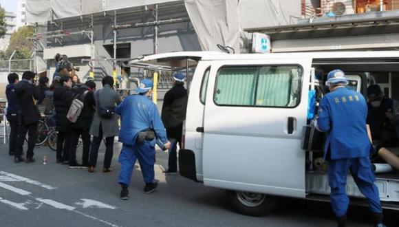 El presunto agresor tenía tres cuchillos y la policía cree que emboscó a su esposa cuando ella entró al edificio. (Foto referencial: AFP)