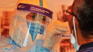 La ciudad china Qingdao reduce a la mitad su tráfico aéreo nacional por rebrote del coronavirus