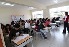 Perú: 74,000 profesores contratados recibirán un aumento de sueldo
