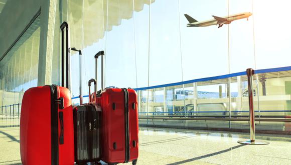 Evita los cobros por exceso de equipaje en las aerolíneas con estos sencillos trucos. (Foto: Shutterstock).