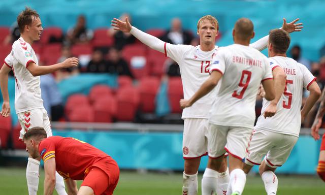 Dinamarca y Gales se enfrentaron en octavos de final de la Eurocopa | Foto: REUTERS
