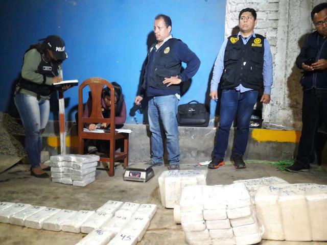 Santa Clara: policía incauta 81 kilos de cocaína que estaba camuflada en camioneta. (Foto: Ana Briceño)