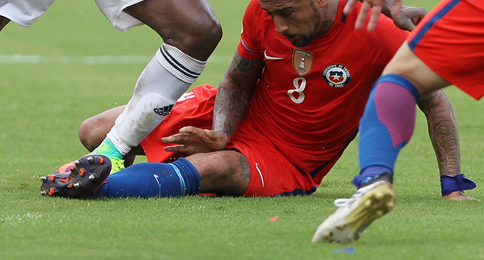 Malas noticias para la Selección Chilena. Arturo Vidal y Claudio Bravo resultaron lesionados en el duelo ante Colombia, por las Eliminatorias Rusia 2018. (Foto: EFE)