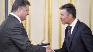 OTAN suspende cooperación a Rusia e incrementa ayuda a Ucrania