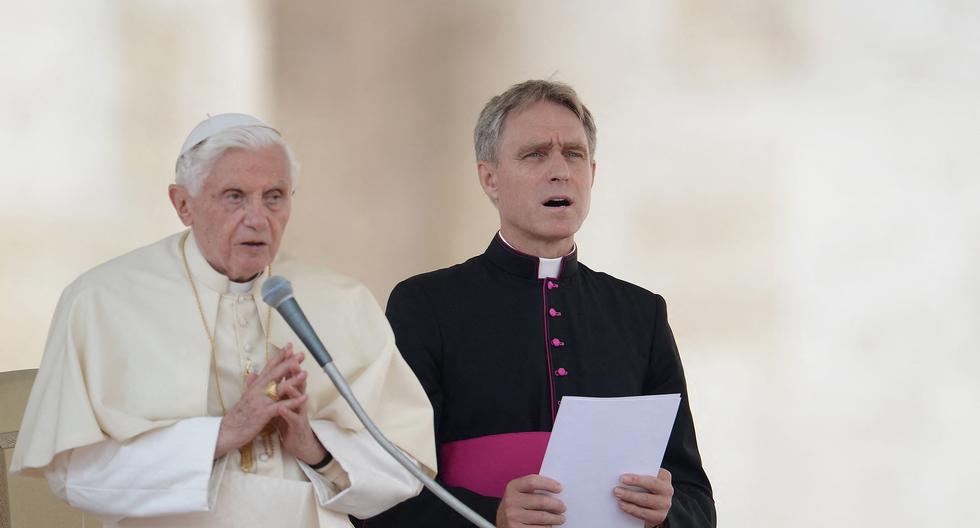 Gänswein fue un secretario leal para Benedicto XVI hasta el fallecimiento del papa emérito el 31 de diciembre del 2022. (Foto: AFP)