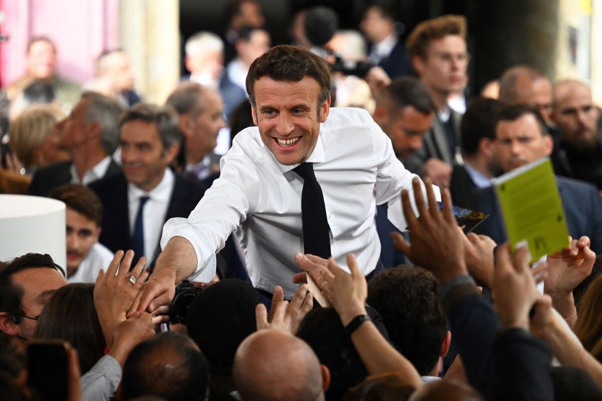 Emmanuel Macron starts as the favorite to prevail in the second round.  (LIONEL BONAVENTURE / AFP).