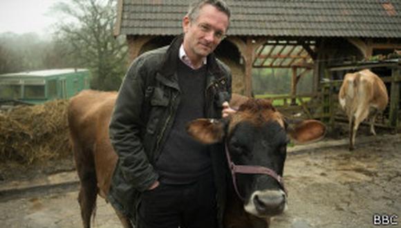 Michael Mosley, m&eacute;dico y presentador del programa de TV BBC Horizon, investig&oacute; cu&aacute;l es la forma m&aacute;s ecol&oacute;gica de consumir carne. (BBC)