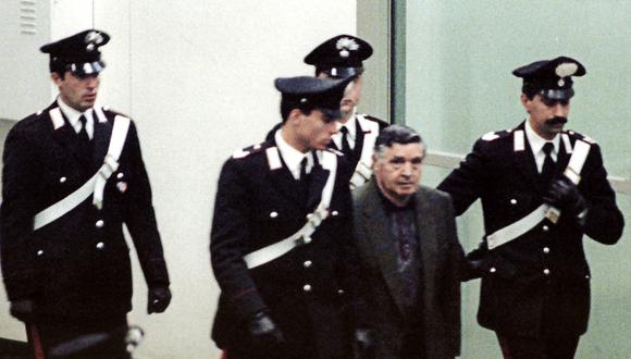Salvatore 'Totó' Riina, el fallecido jefe de "Cosa Nostra", la mafia sicialiana. Imagen del 8 de marzo de 1993, cuando el hombre era juzgado en Palermo. AFP