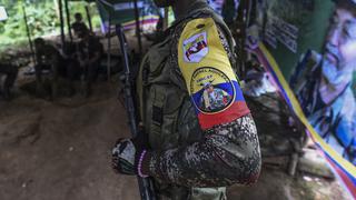 Colombia suspende órdenes de captura de disidentes de FARC para negociar paz